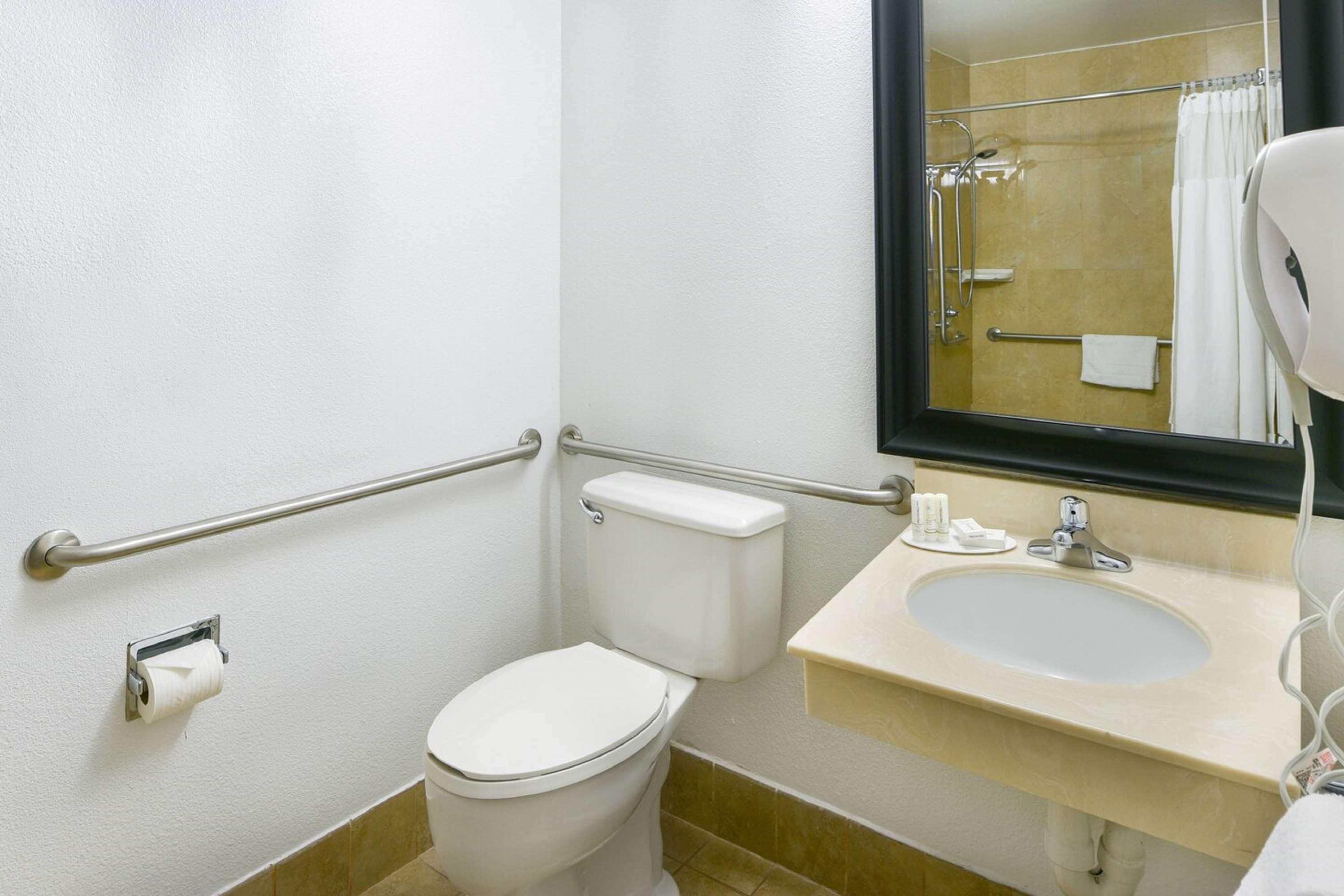 Surestay Hotel By Best Western Ontario Airport Exterior foto